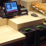 Gérer les commandes et les stocks : la caisse enregistreuse au service des boulangers