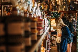 Que faut-il savoir avant d'ouvrir une boutique de souvenirs ?