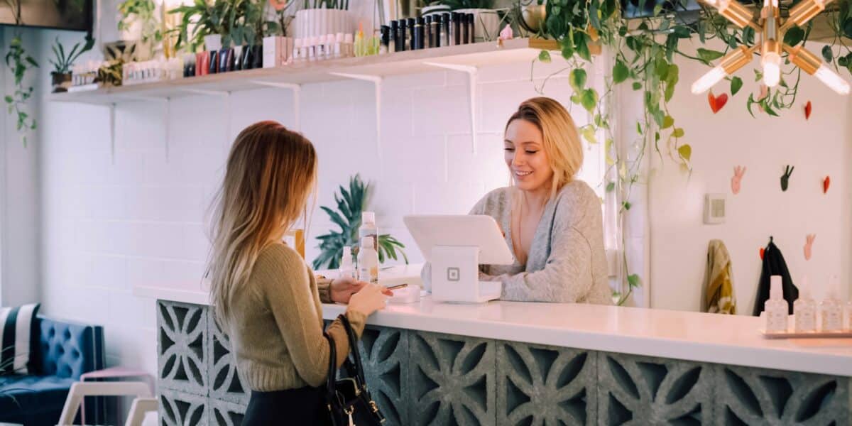 Caisse-enregistreuse-ameliorer-experience-client-magasin